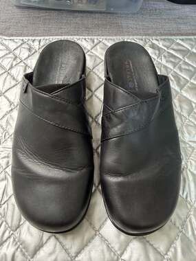 Aravon/New Balance Kala Black Leather Comfort Mules Clogs SZ 10D